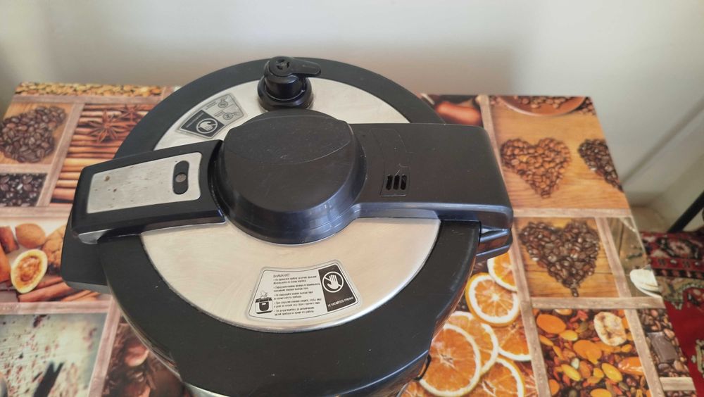 Мультиварка Redmond RMC-M110