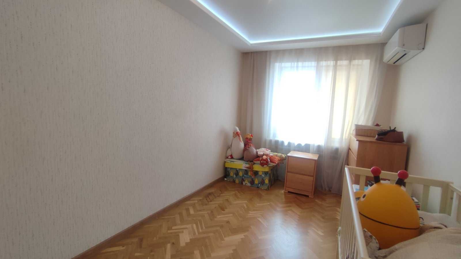 Продам квартиру в теплом кирпичном доме на Таирова Люстдорфская дорога