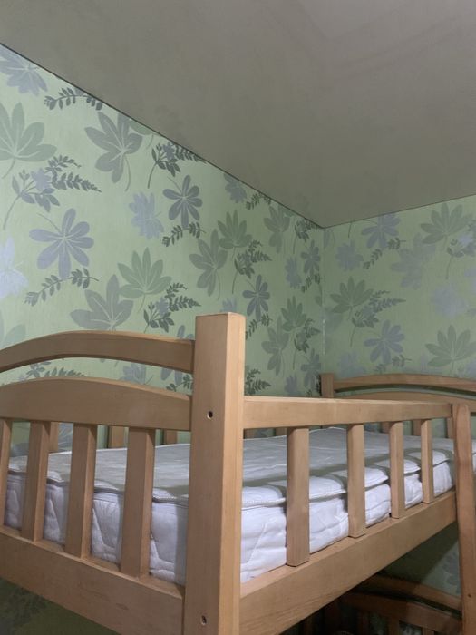 Двох поверхове ліжко