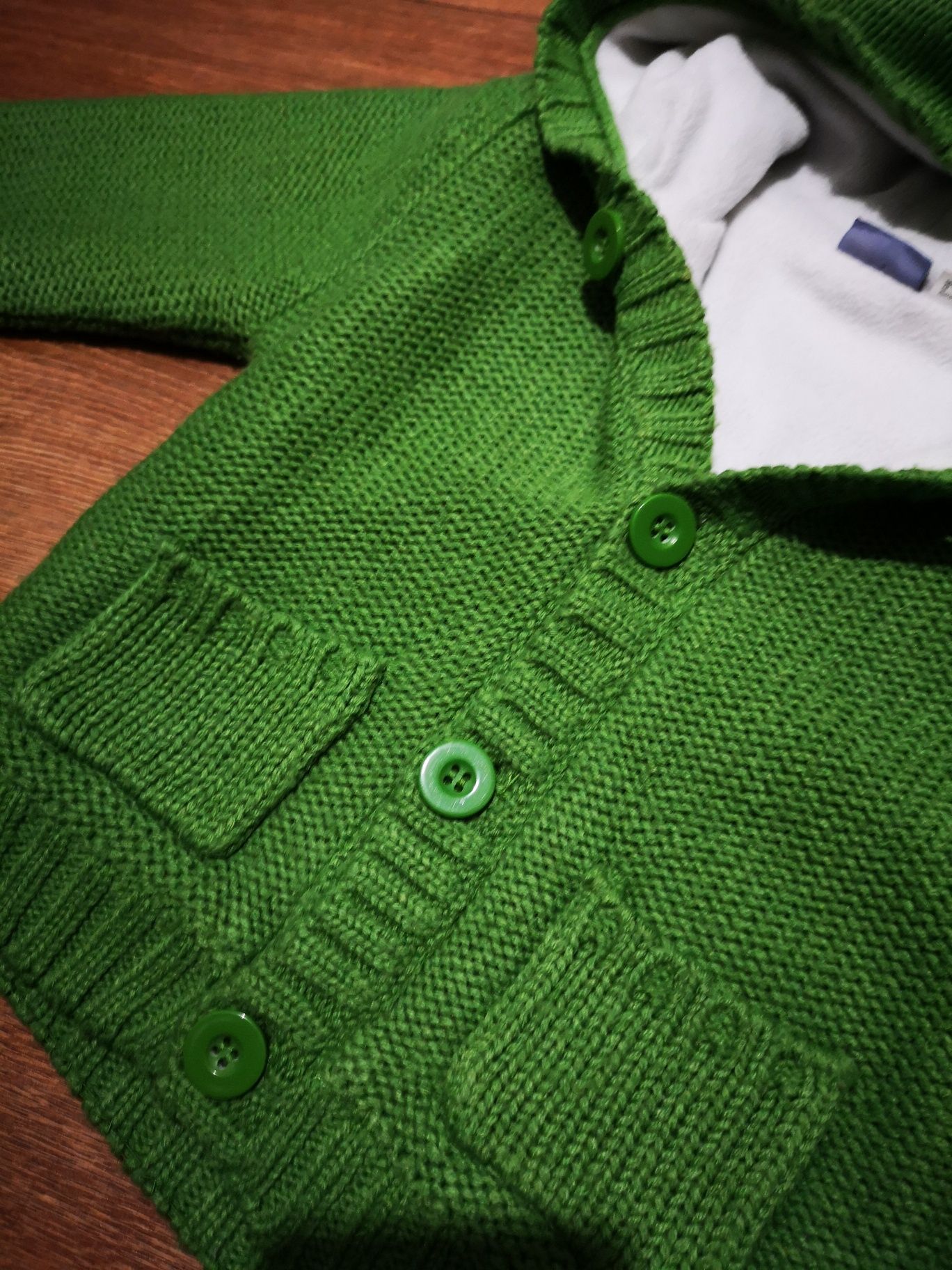 Sweter ocieplany, spodnie jeansy, zielony 80