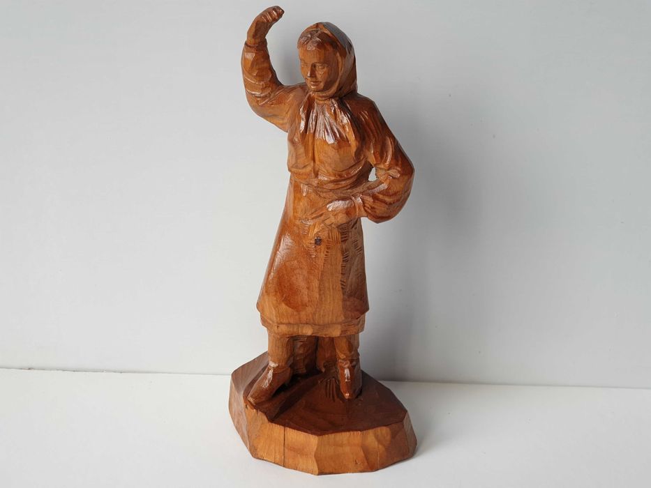 різьба по дереву скульптура ЖІНКА