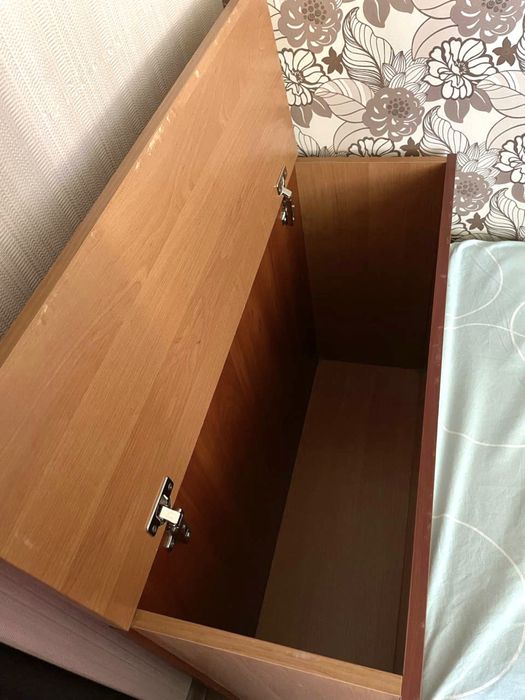 Продамо набір з чотирьх меблів