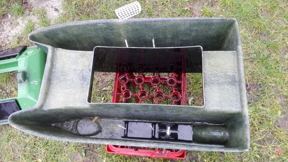 Łódka zanętowa katamaran