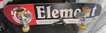 Skate Element com peça para trocar as rodas
