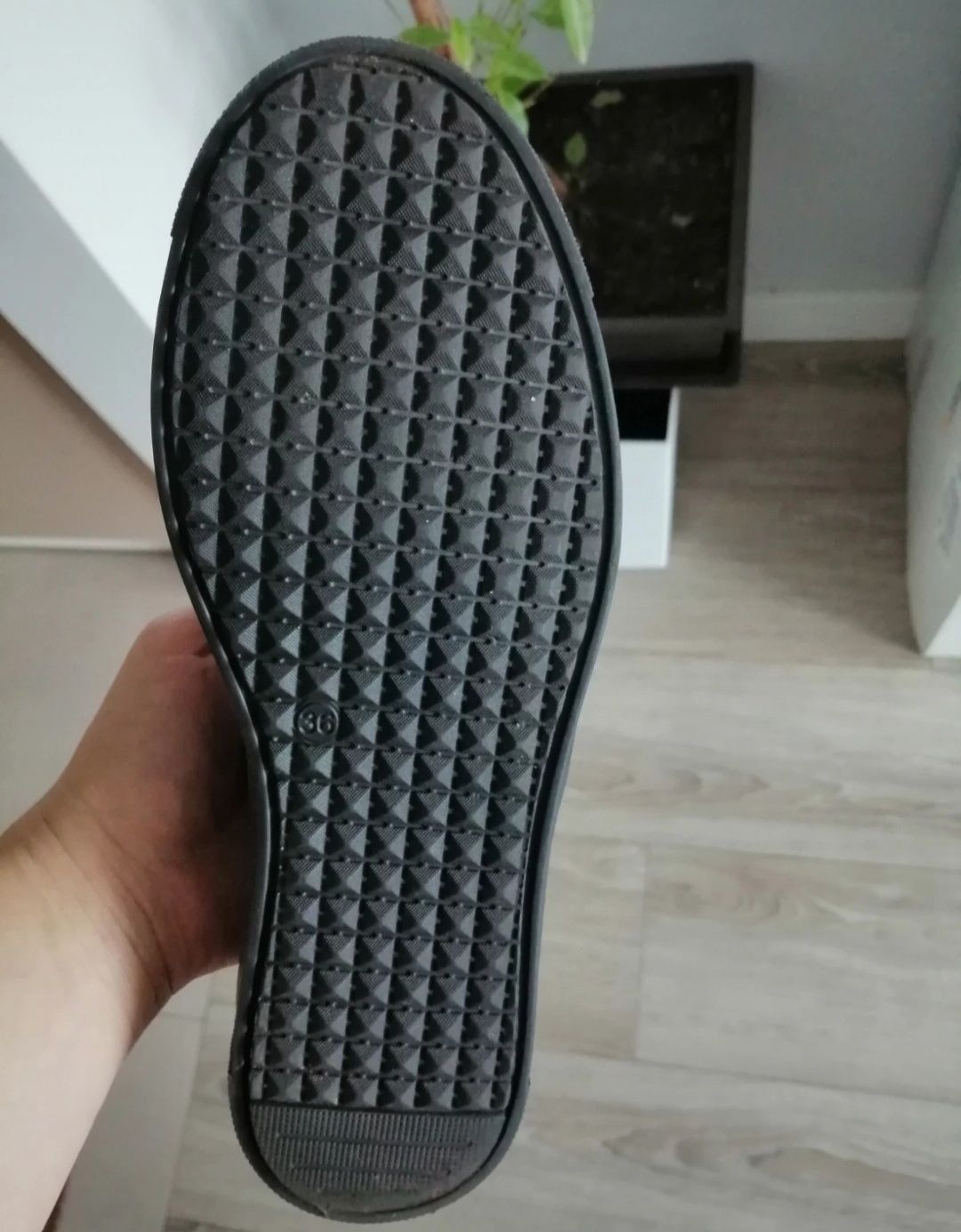 Buty sneakersy Ryłko 36/37 slip on skórzane na wiosnę Venezia