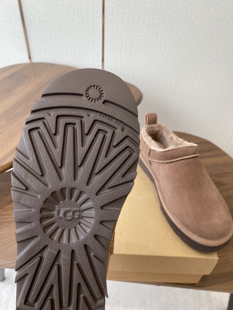 Замшеві капці UGG Classic Micro