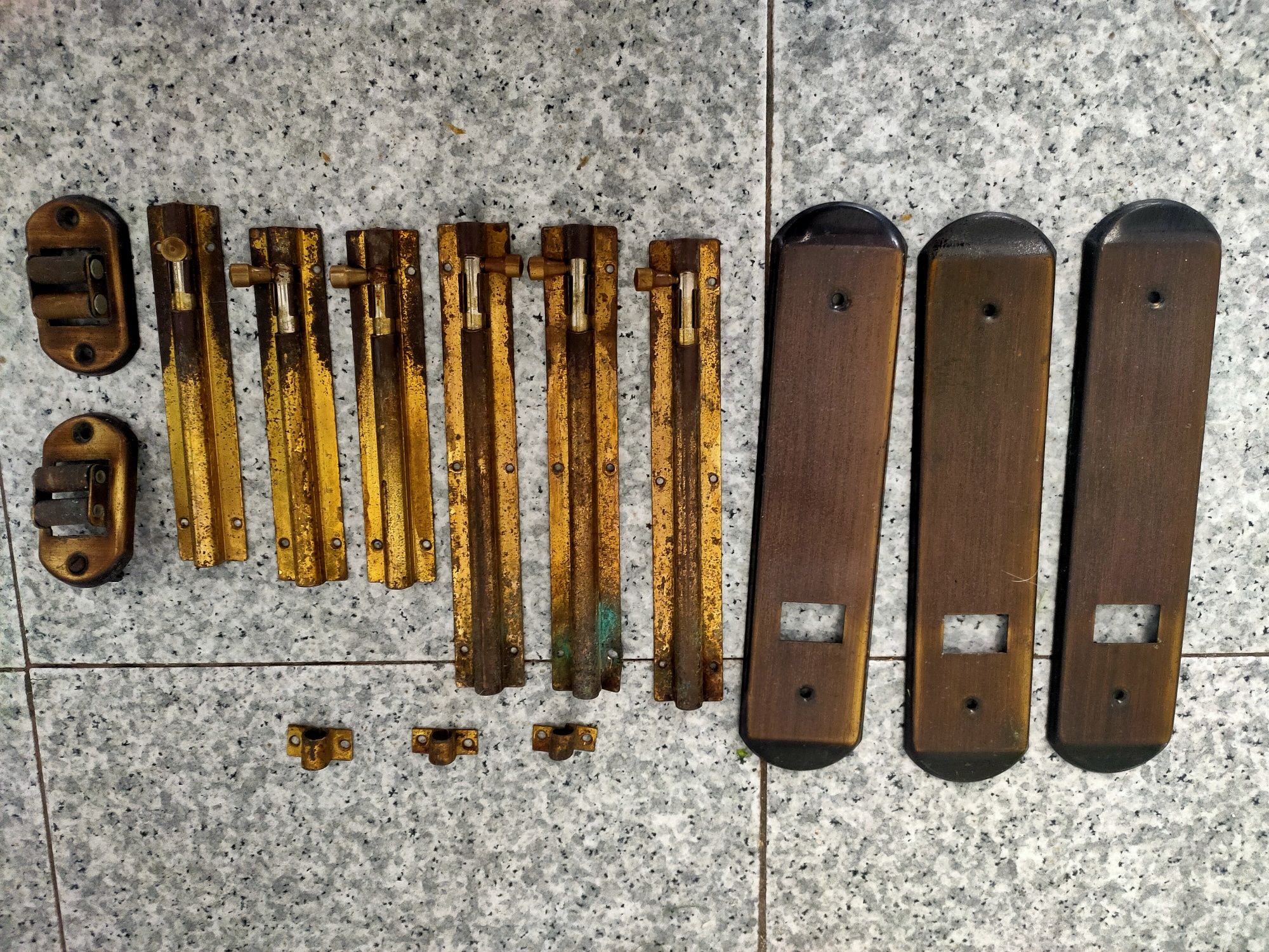 6 Fechos porta e 3 suportes fita persiana