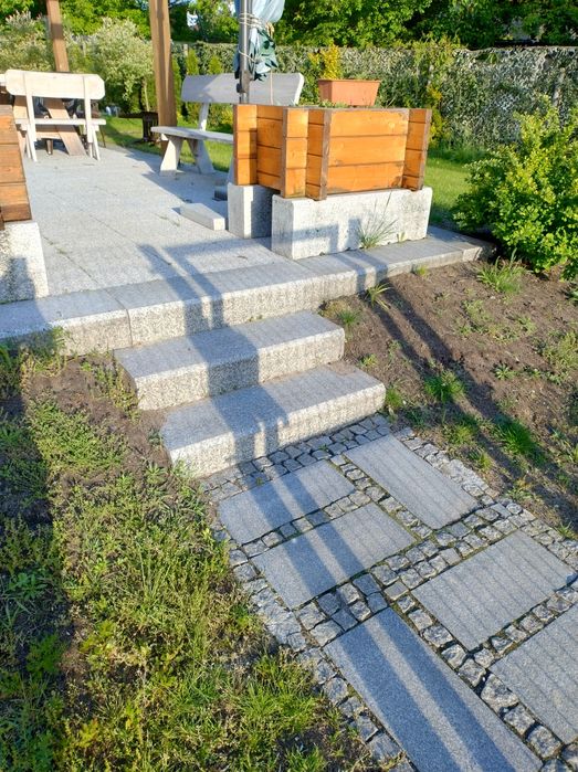 Stopień z granitu w cenie betonowego. Opornik/krawężnik. 20x30x100.