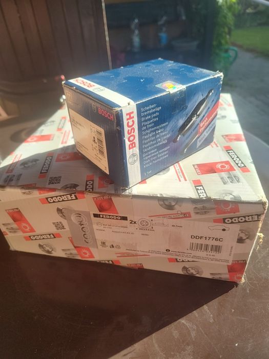 Tarcze i klocki honda hrv tył.