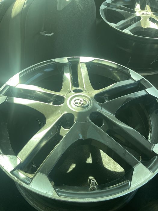 Продам диски с таета ленд крузер 200 R-20