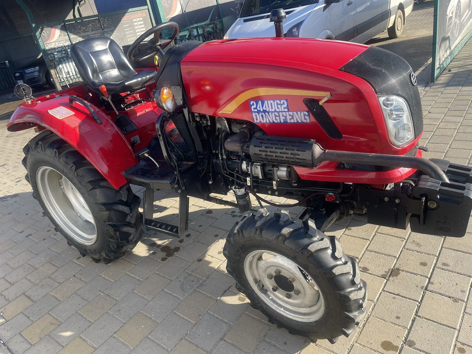 Продам   трактор