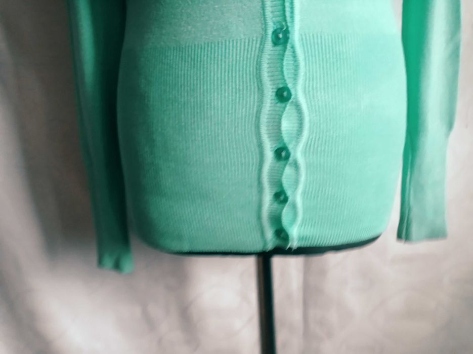 Ładny miętowy sweterek rozpinany z długim rękawem L/XL