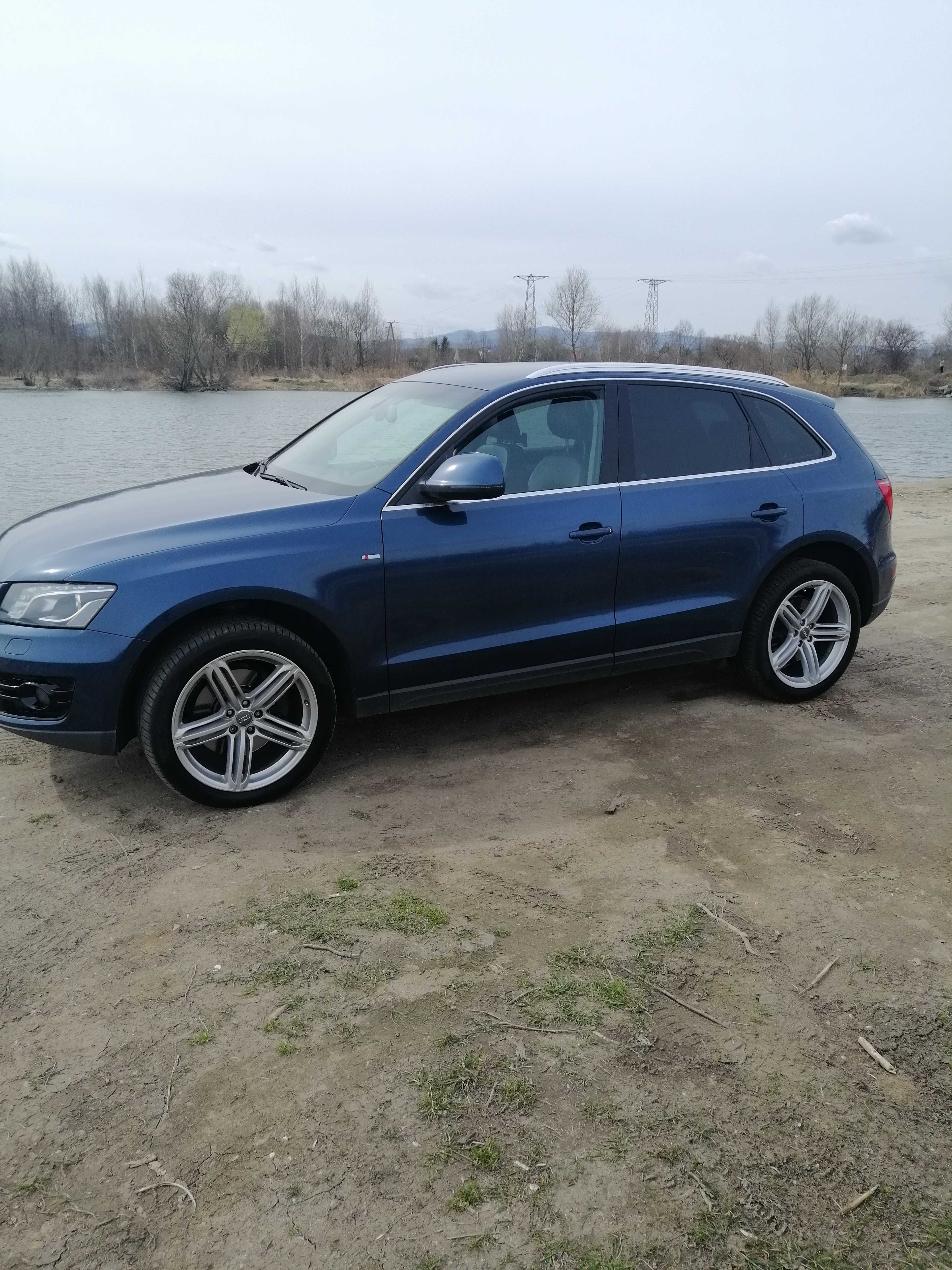 AUDI Q5 3.0 TDI QUATTRO  S-line ..