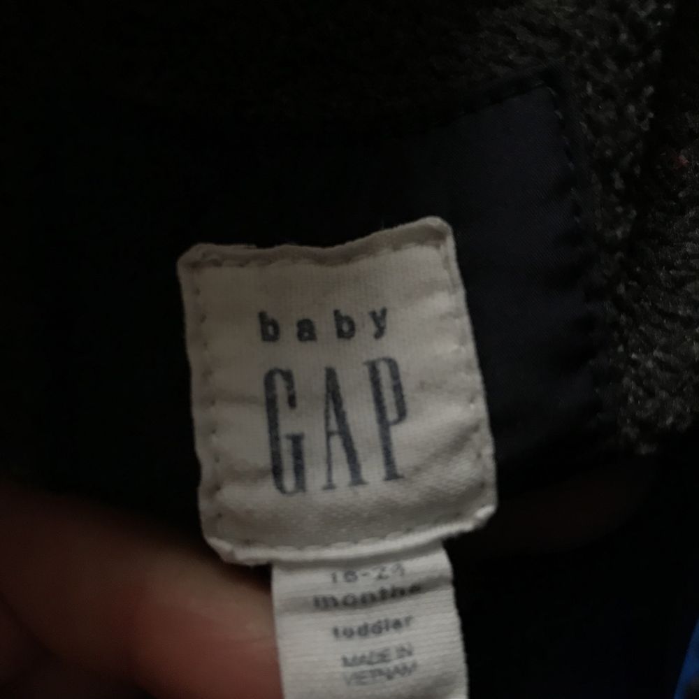 Тепла жилетка Gap 18-24 м