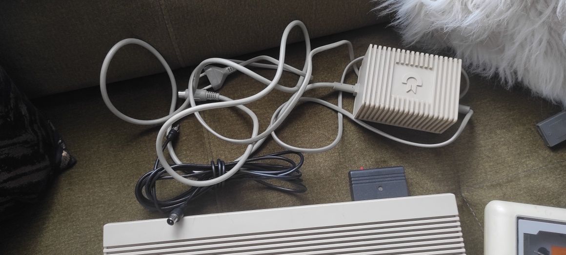 Konsola komputer Commadore C 64 C ZESTAW  vintage retro gry