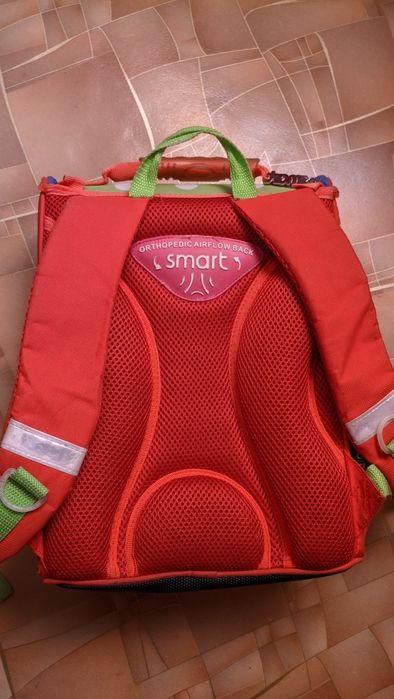 Продам школьный каркасный  рюкзак "Yes"