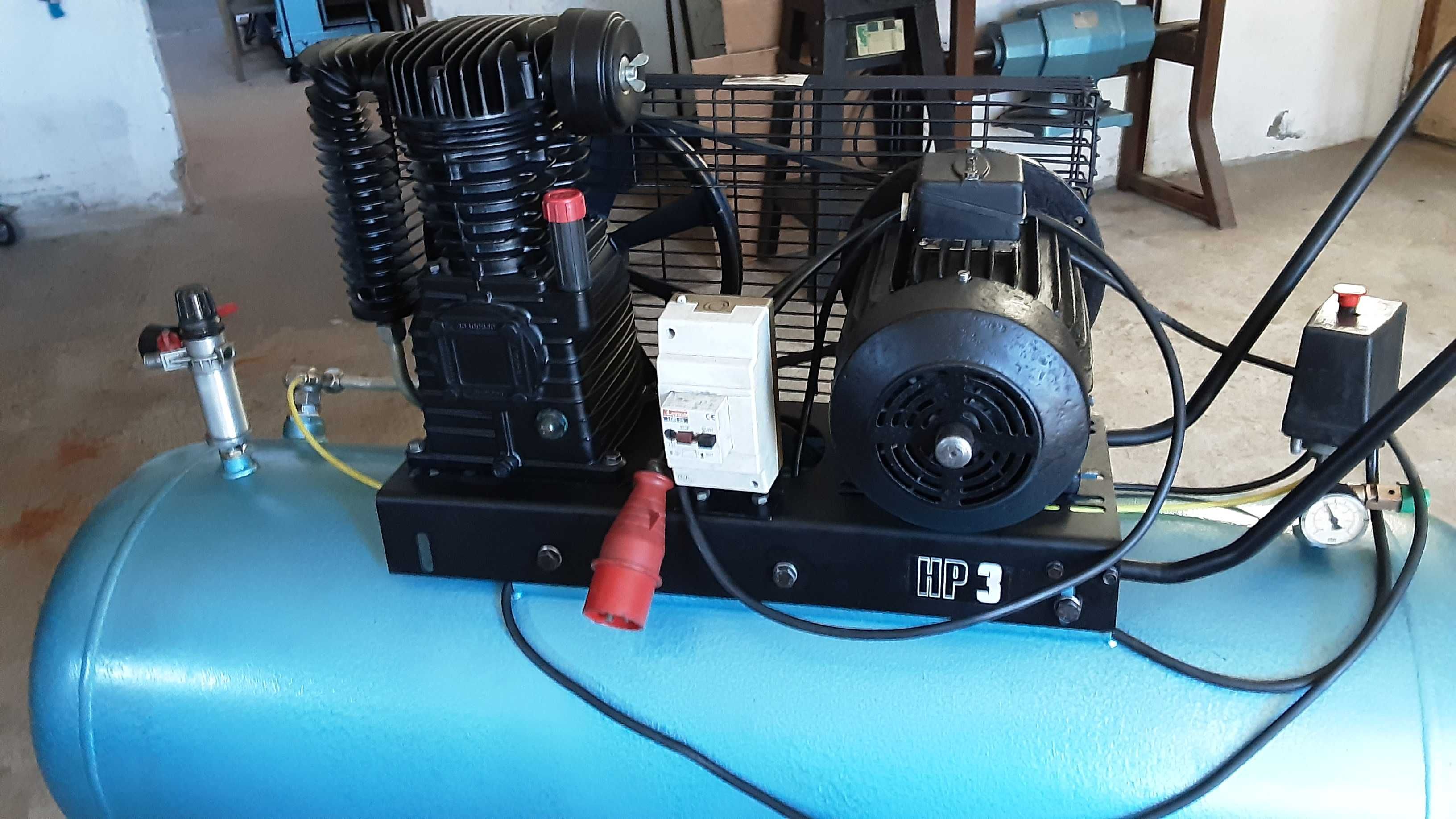 Compressor 200 litros trifásico cabeça K18 rubete