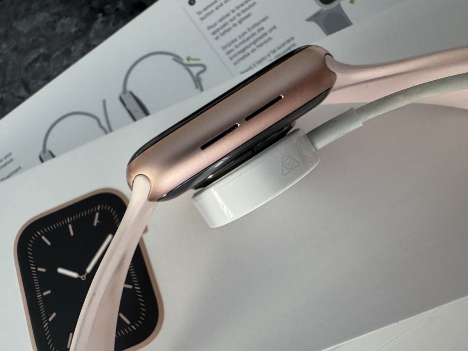 Apple Watch series 5 44mm Gold