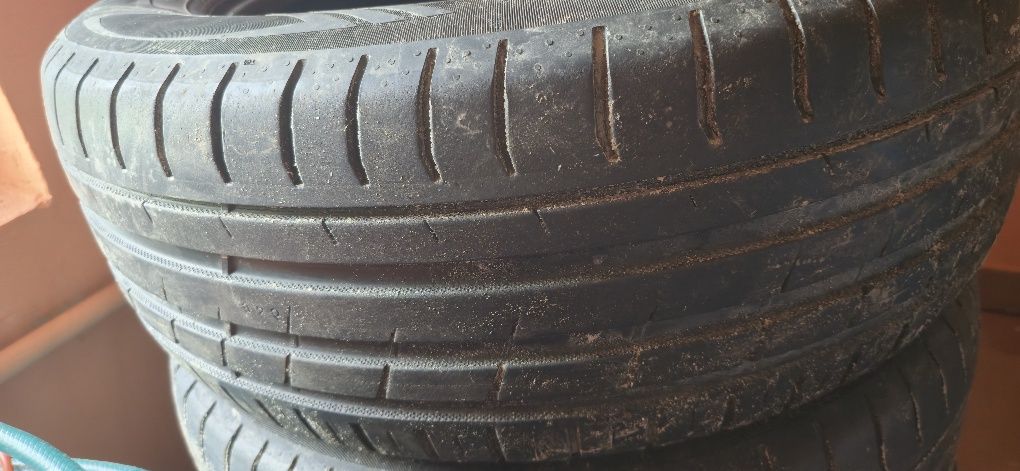 Opony letnie NOKIAN TYRES  235/60R18.  Jak nowe bieżnik gruby idealny.