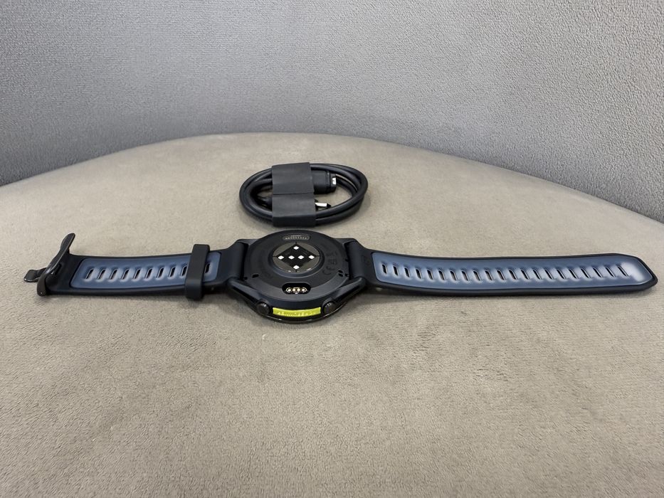 Garmin Forerunner 970 Carbon Gray DLC Titanium