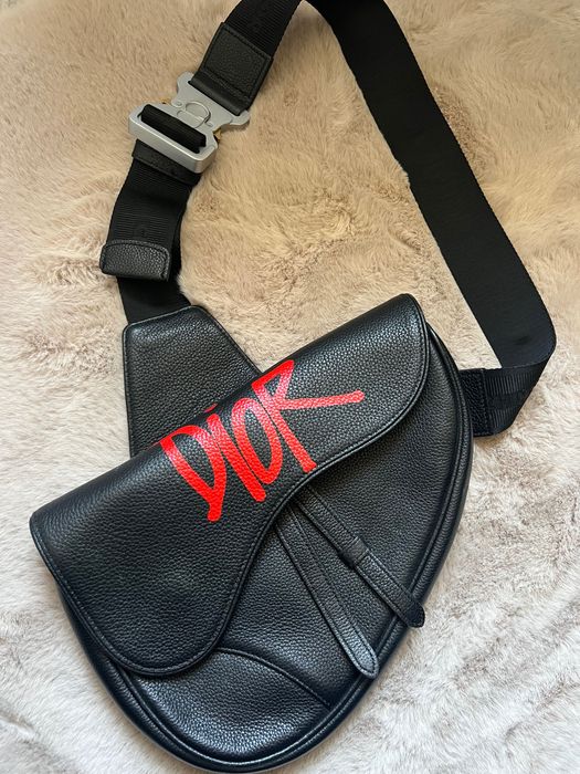 Dior
Dior Leather Saddle Bag