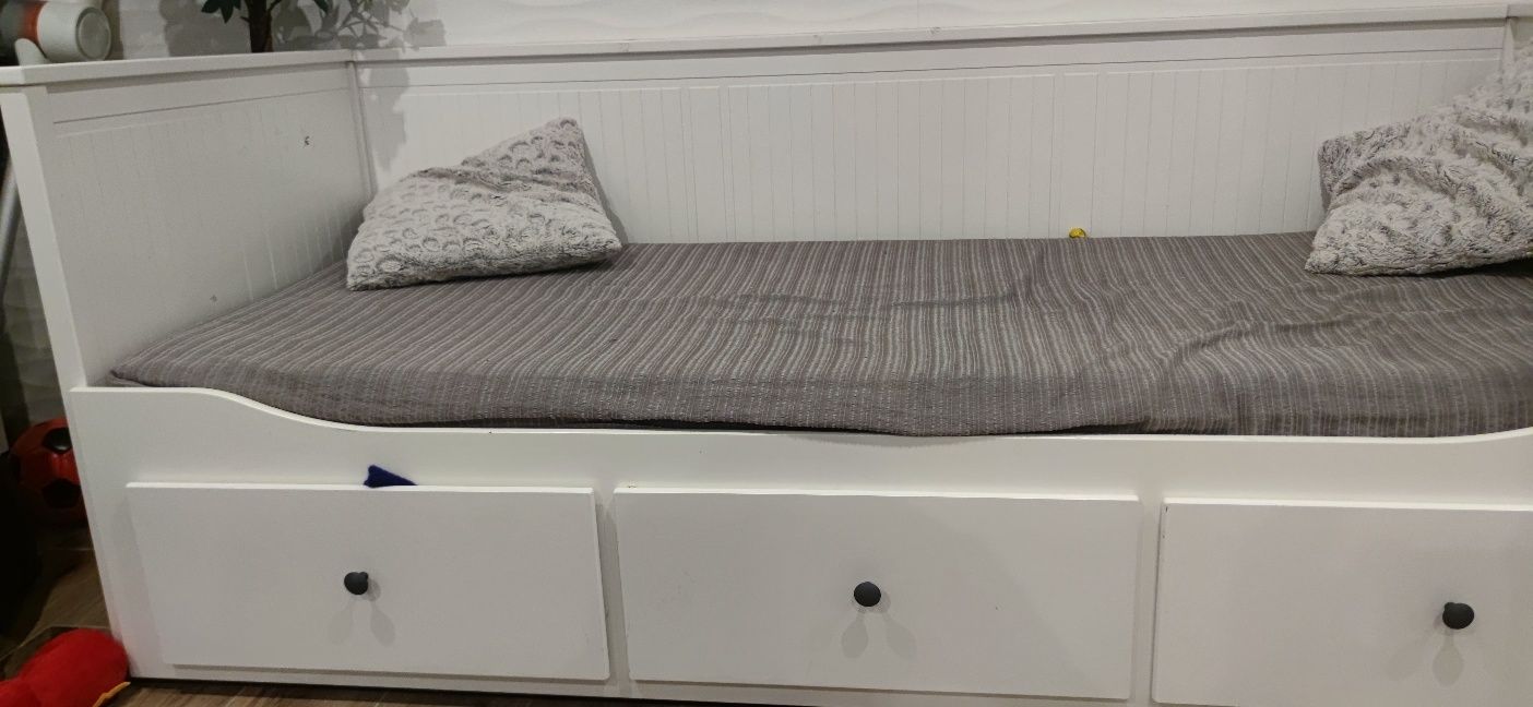 Cama individual dupla IKEA HEMNES