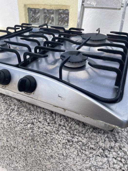 Fogão de balcão a funcionar