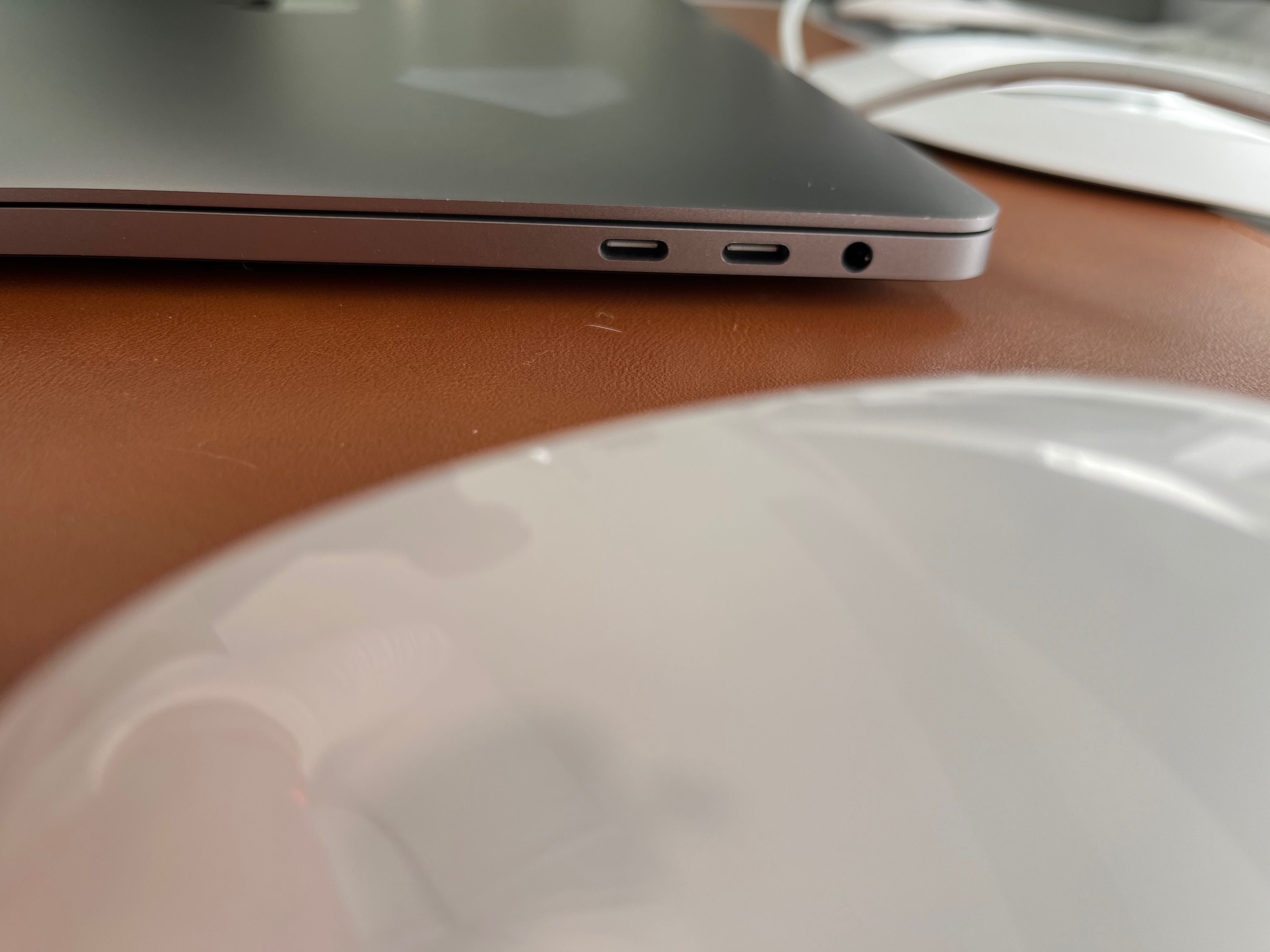 MacBook Pro 15" - 2018