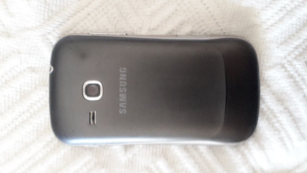 Smartphone Samsung Galaxy mini 2 [Ecrã partido]