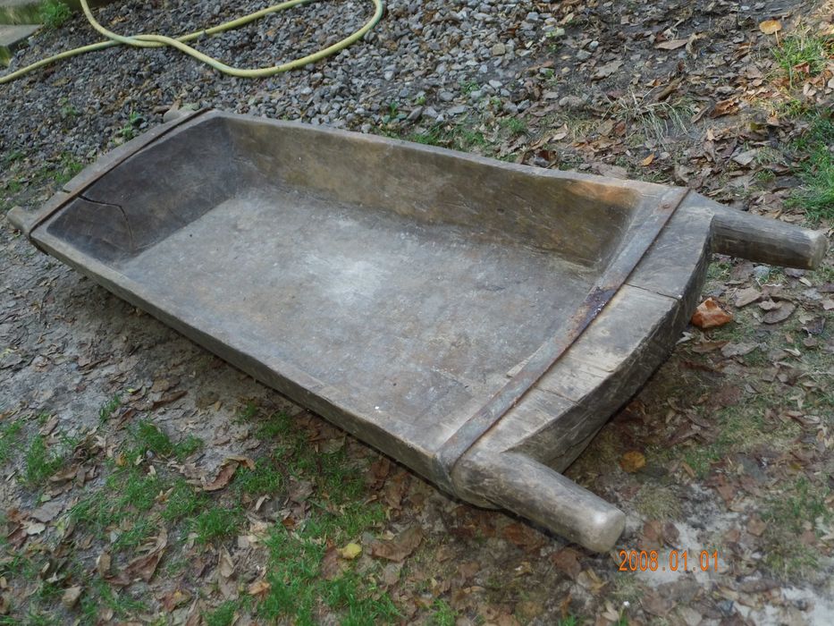 Ogromna drewniana niecka