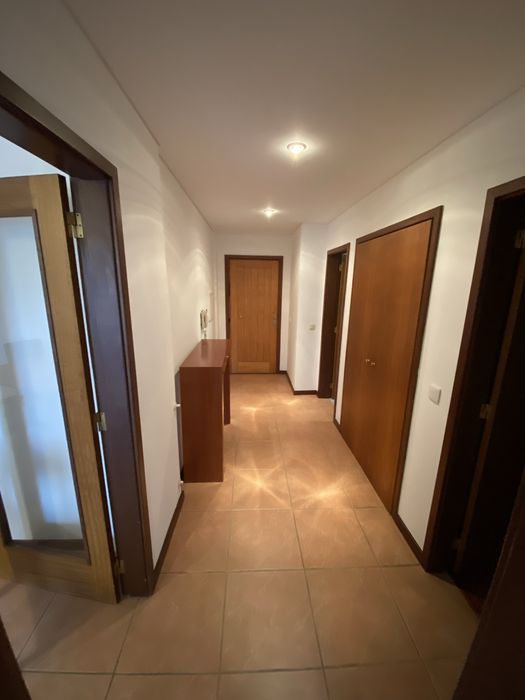 Aluga-se T1 Nogueiró