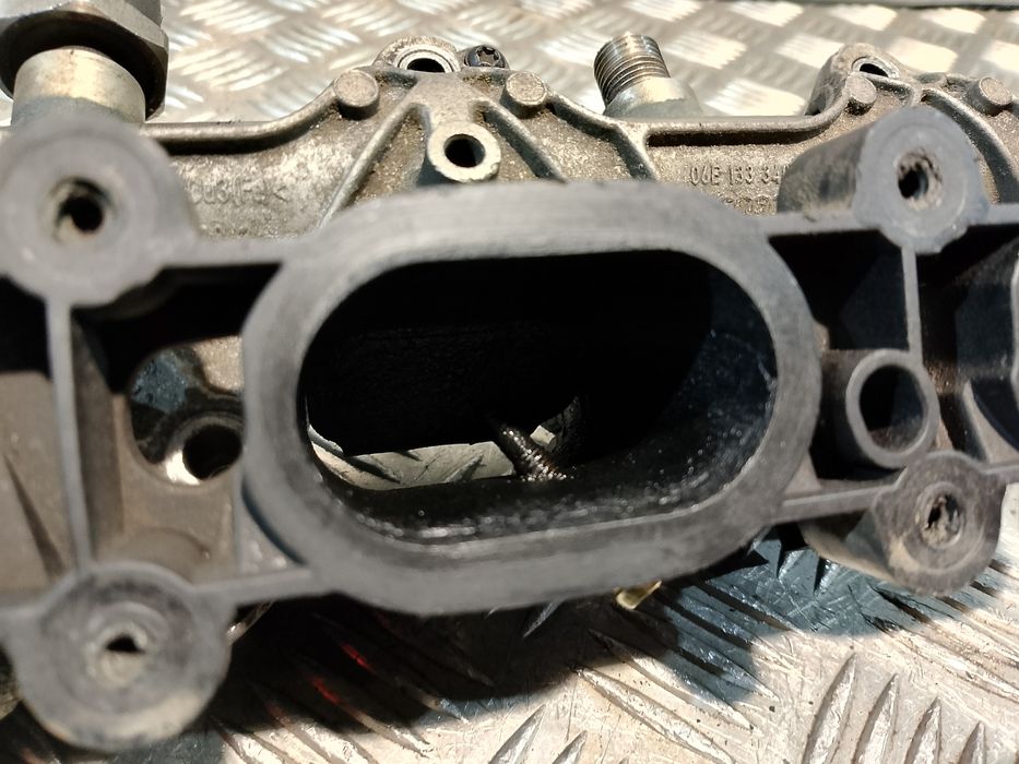 Kolektor Ssący + Listwa Wtryskowa Audi A6 C6 3.2 V6 06E133109H