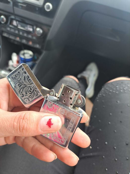 Urzywana zapalniczka Zippo Venetian Chrome