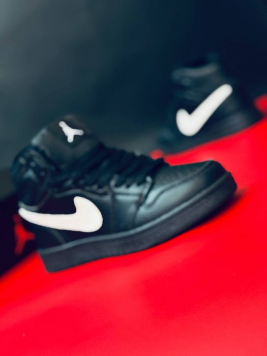 Зимние Найк Джордан Ретро черные / теплые мужские кросы Nike Jordan /э