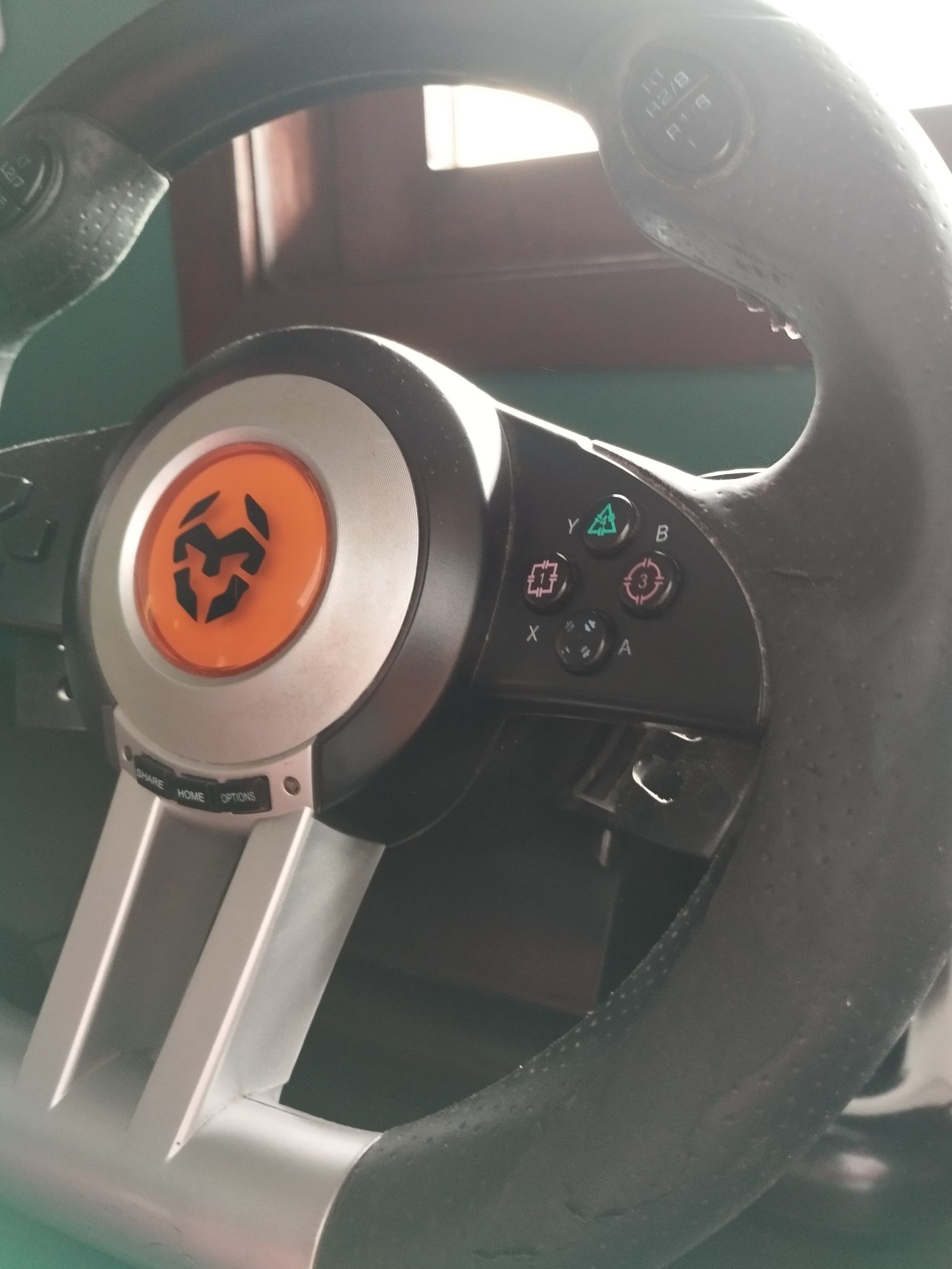 Volante e pedais KROM usados ,para gaming