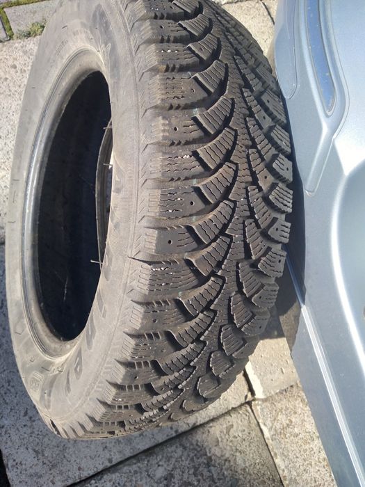 Opony zimowe 4 sztuki