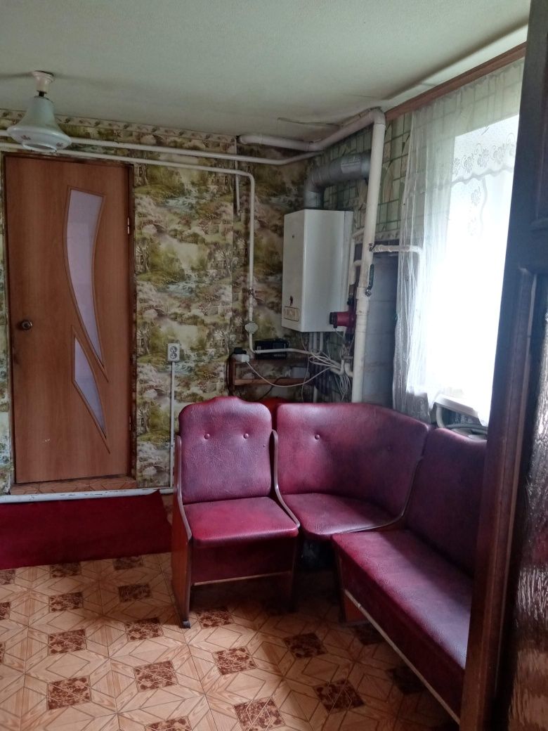 Будинок зі зручностями в Халявині  на два входи