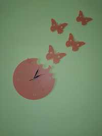 Zegar z motylkami