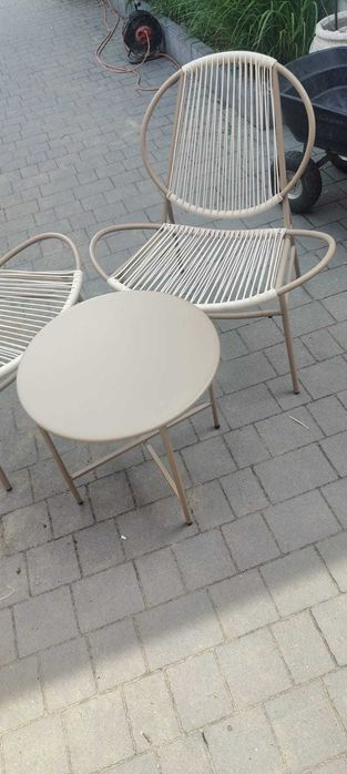 Zestaw mebli balkonowych ze stołem 2 krzesła na patio Ogród Balkon