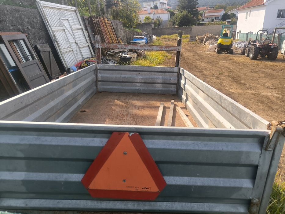 Reboque agrícola 2.500 Kg