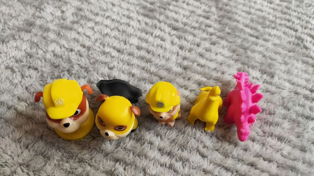 Zestaw figurek psi patrol Rubble żółty pies