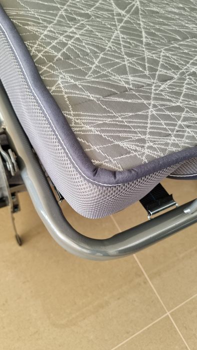 Sofá- cama em excelente estado.