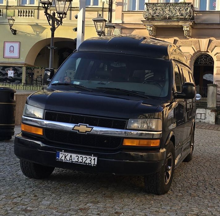 Chevrolet Express exploler 5.3 LPG 7 miejsc TV kamera cofania