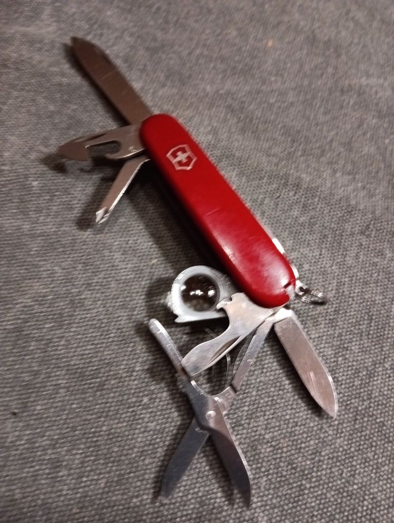 Victorinox Explorer stary model