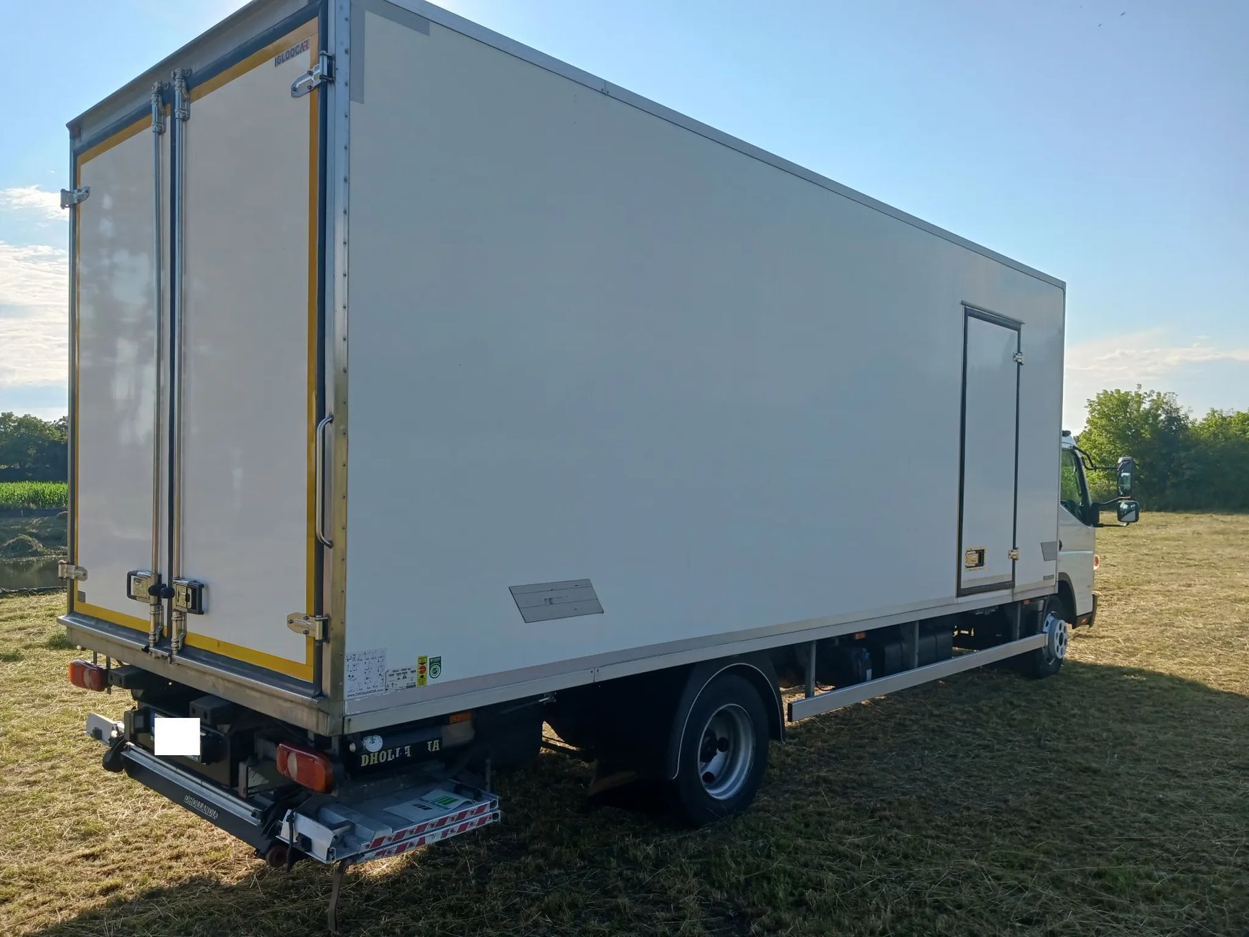 Mitsubishi Canter Fuso 9C18 Izoterma chłodnia Mroźnia 2019r SALON I wł Agregat Winda Automat 3.0  Mitsubishi Canter Fuso 9C18 3.0 180KM 2019r SALON Winda Mercedes ATEGO