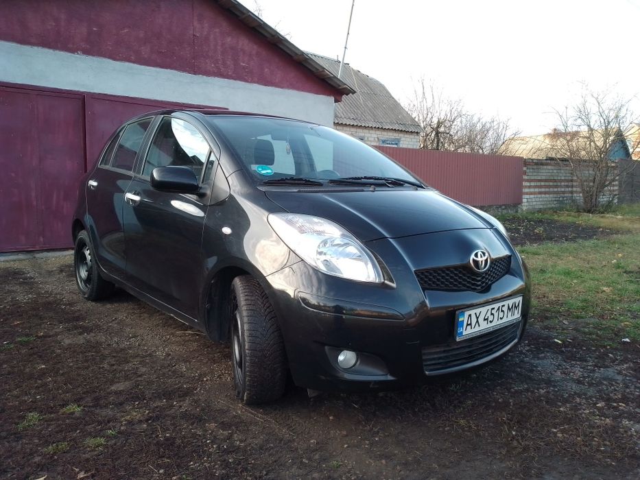 Продаю TOYOTA Yaris в гарному стані.