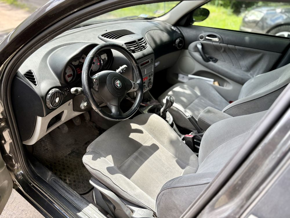 Alfa Romeo 147 1,6 benzyna