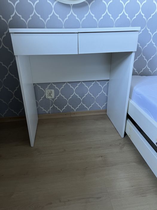 brimnes toaletka ikea