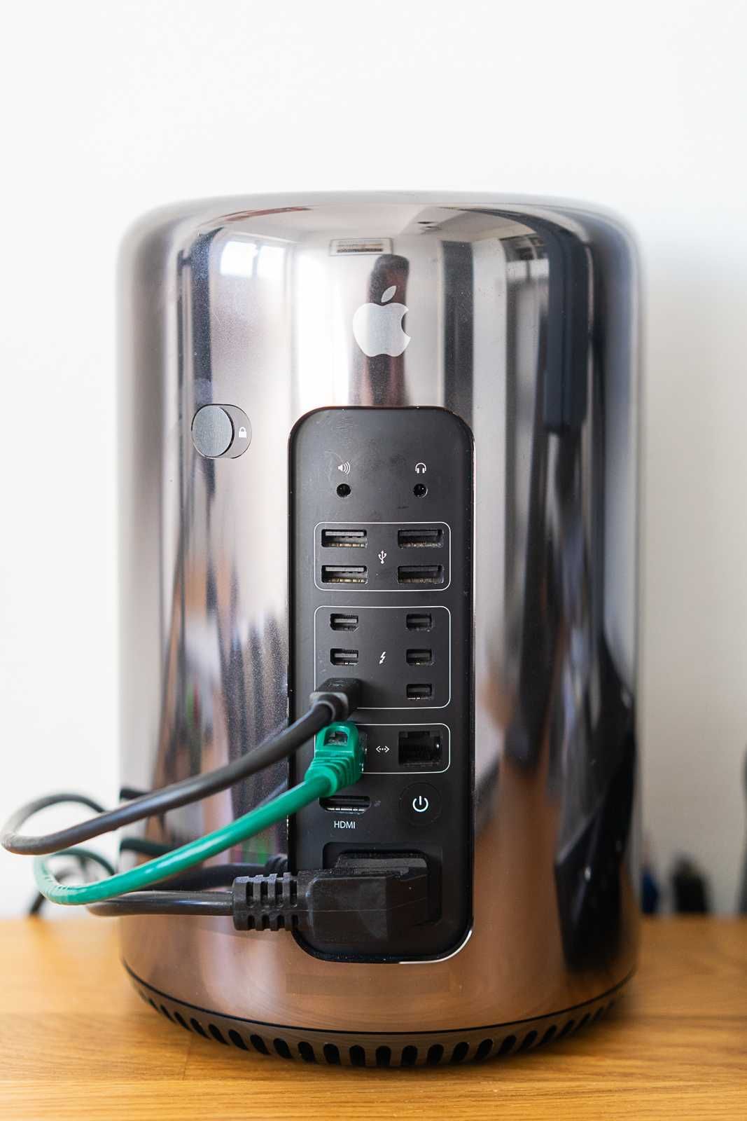 Mac Pro 6.1 - 8 core D500 ** 64GB RAM ** 1TB SSD