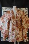 Japońskie haori narzutka na kimono beżowe w brązowe niebieskie kwiaty